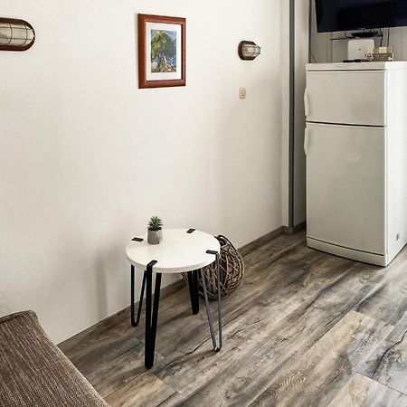 Stunning Home In Punat With Kitchen Стара Башка Екстер'єр фото